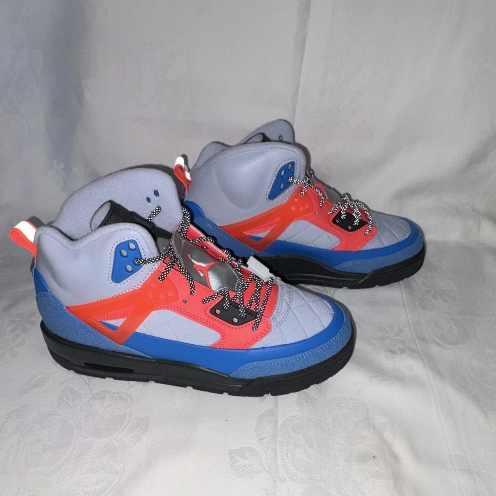 Jordan Men's Mid Top Lace Up Colorblock Sneakers Rubber Outsole Blue Gray